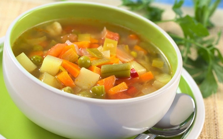 طريقة عمل شوربة الخضار المصرية