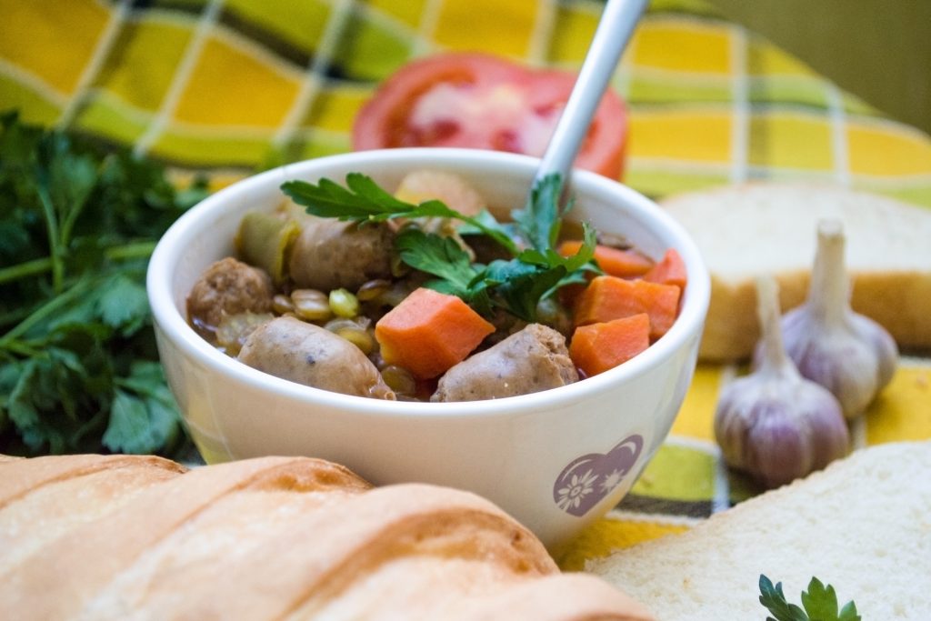 طريقة عمل شوربة الخضار بطريقة نجلاء الشرشابي