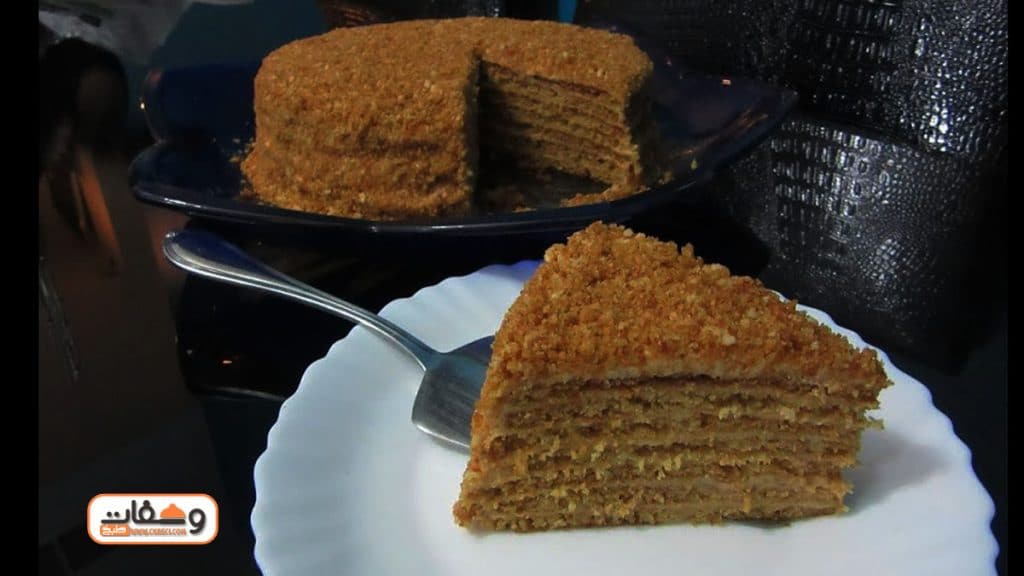 طريقة عمل كيكة العسل الروسية