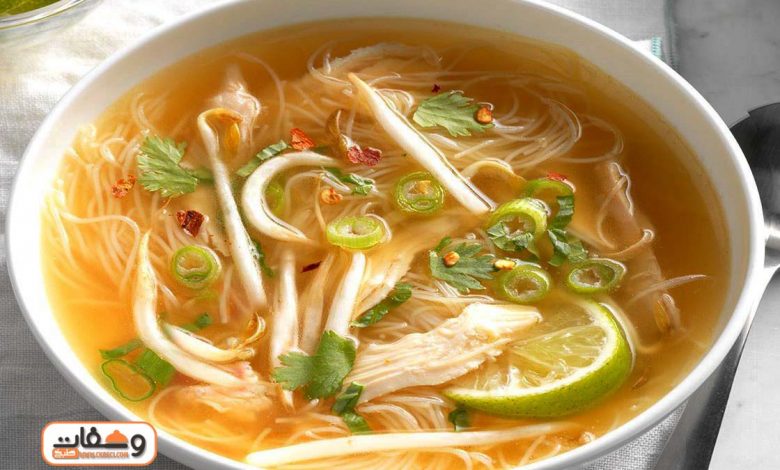 طريقة عمل شوربة الدجاج بالشعيرية بـ 7 وصفات