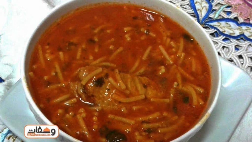 طريقة عمل شوربة الدجاج بالشعيرية علي الطريقة اللبنانية