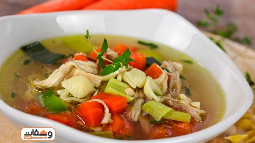 طريقة عمل شوربة الدجاج بالشعيرية مع الشيف علاء الشربيني