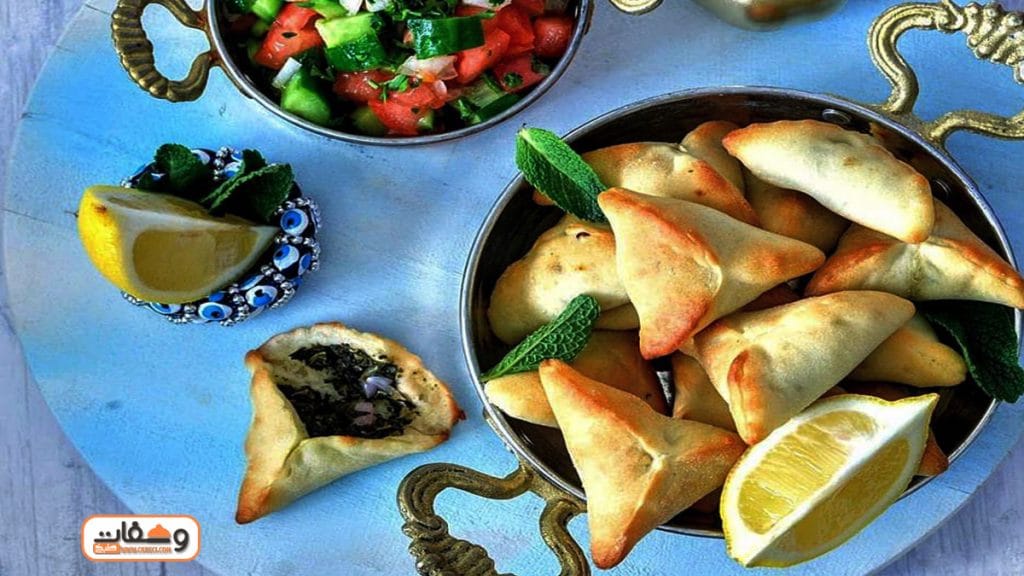طريقة عمل فطاير سبانخ بالجبن مع فاطمة أبو حاتي